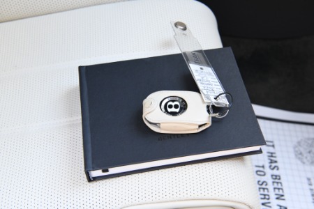 Used 2022 Bentley Bentayga V8 | Chicago, IL