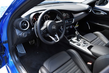 New 2022 Alfa Romeo Giulia Veloce | Chicago, IL
