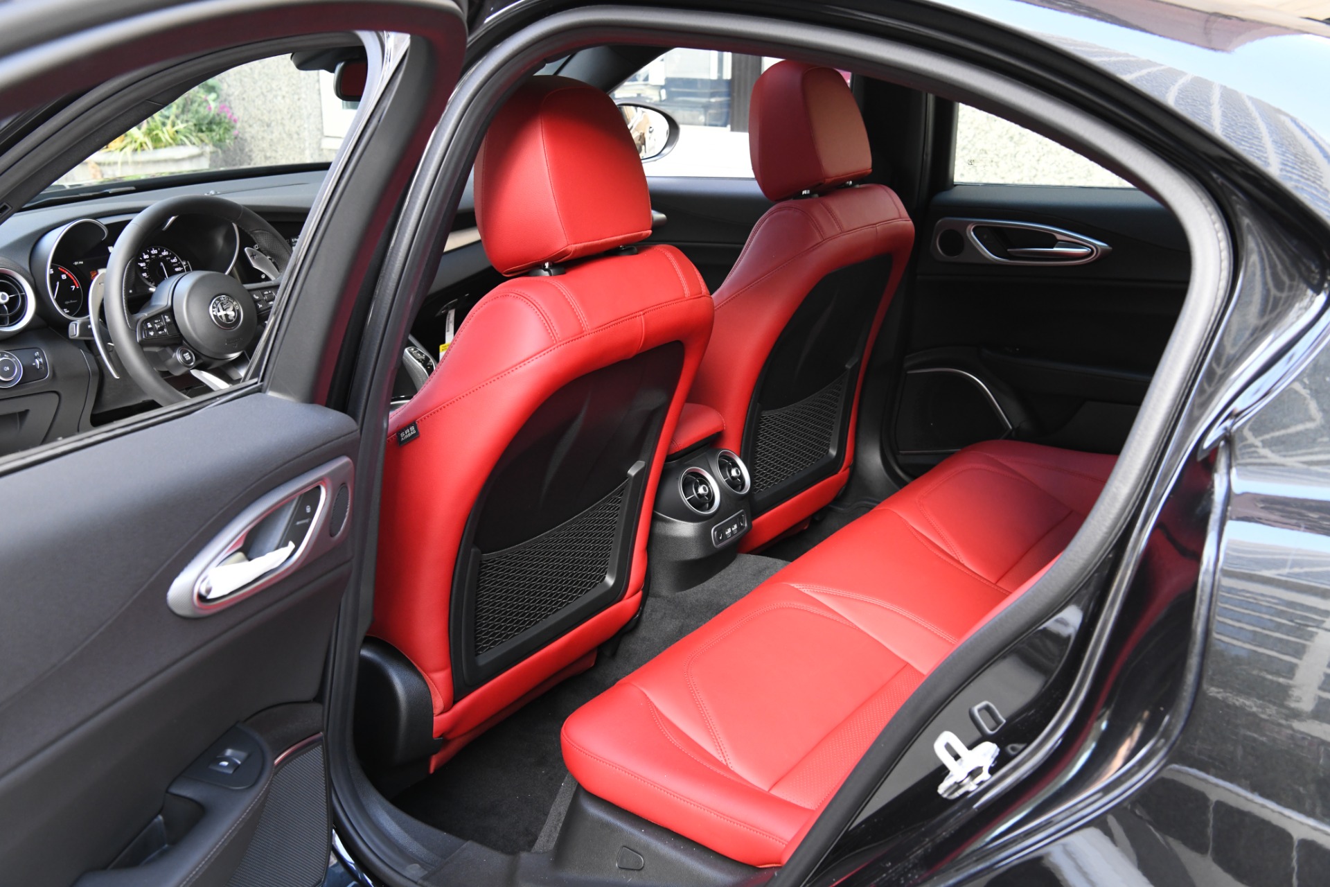 New 2023 Alfa Romeo Giulia Veloce | St. Petersburg, FL
