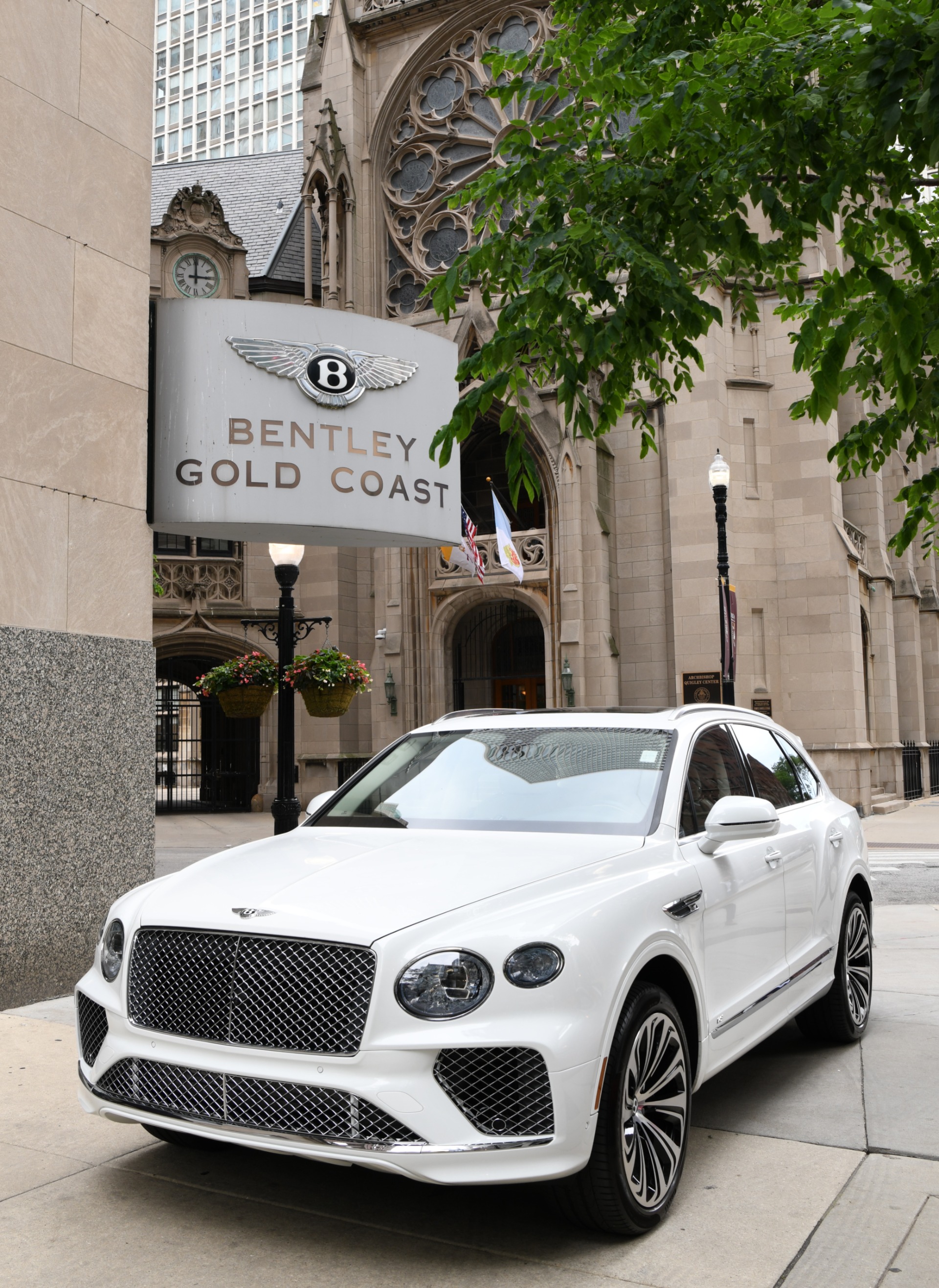 2022 Bentley Bentayga V8 photo 27