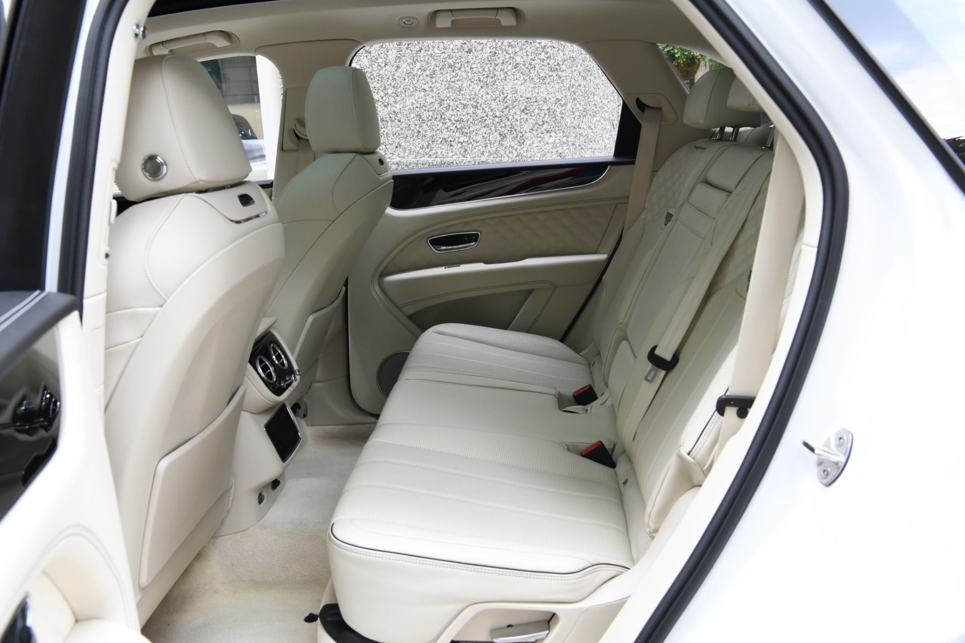 2022 Bentley Bentayga V8 photo 12