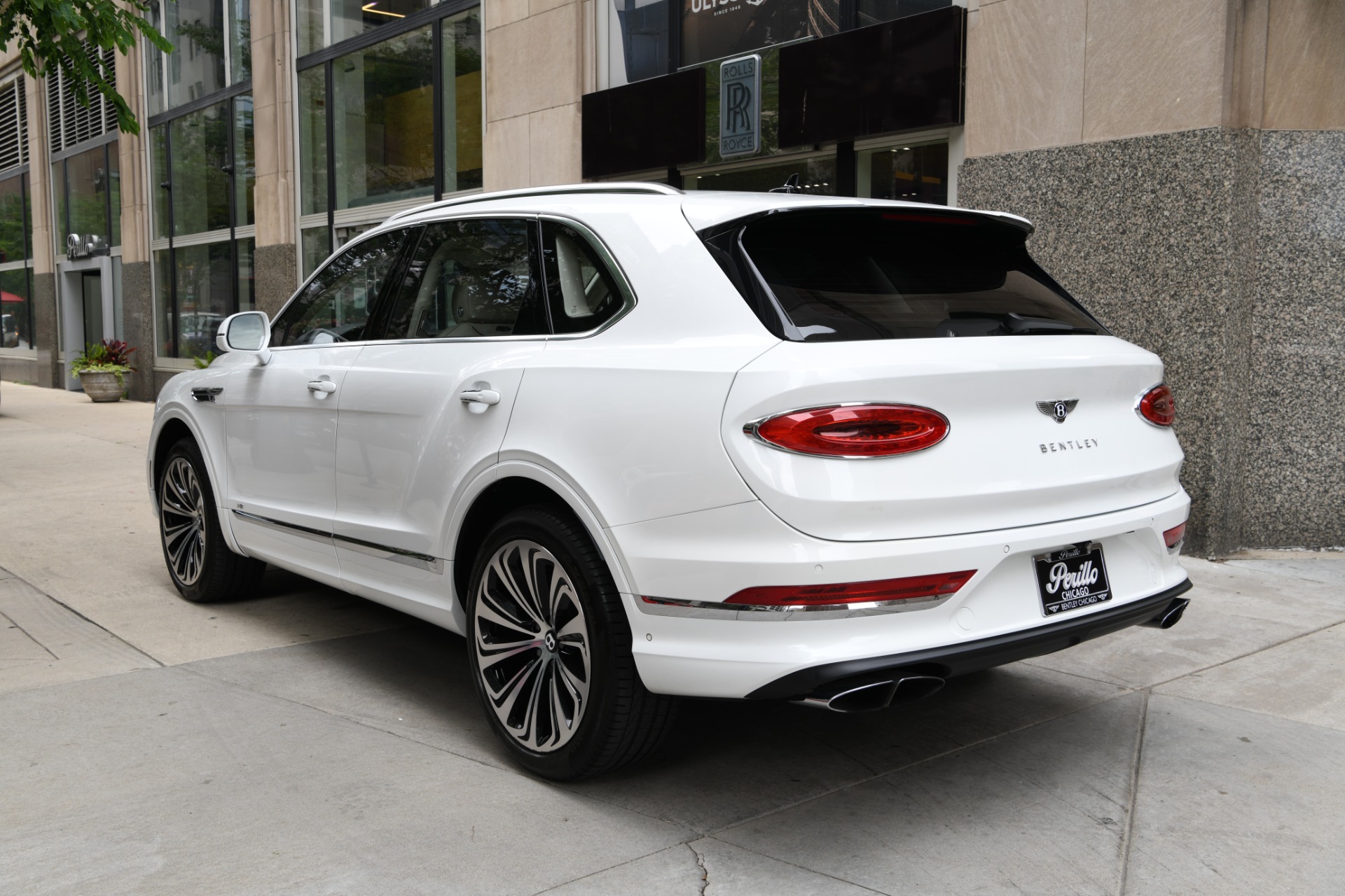 2022 Bentley Bentayga V8 photo 7