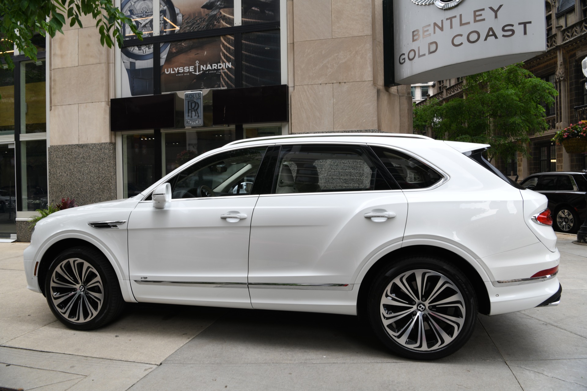 2022 Bentley Bentayga V8 photo 8