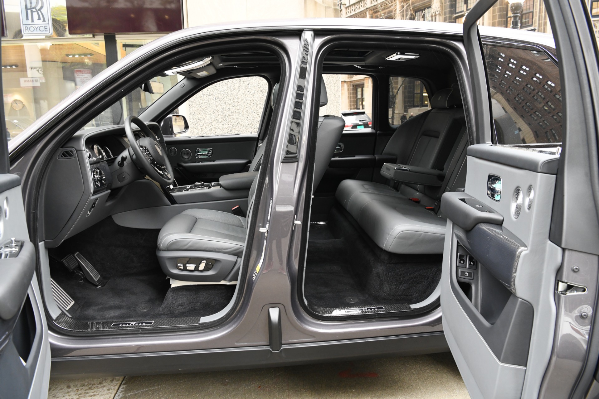 Used 2022 Rolls-Royce Black Badge Cullinan | St. Petersburg, FL