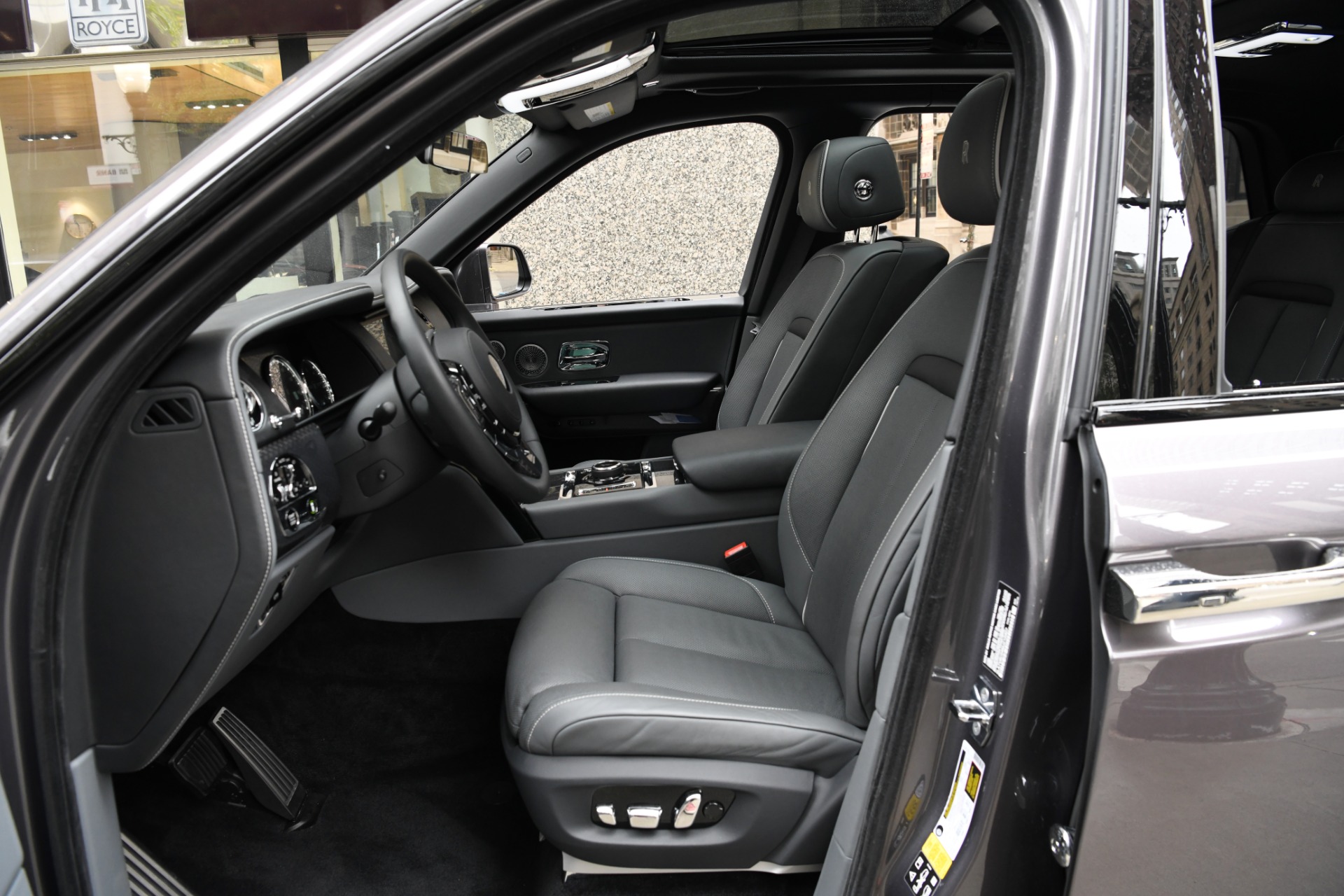 Used 2022 Rolls-Royce Black Badge Cullinan | St. Petersburg, FL