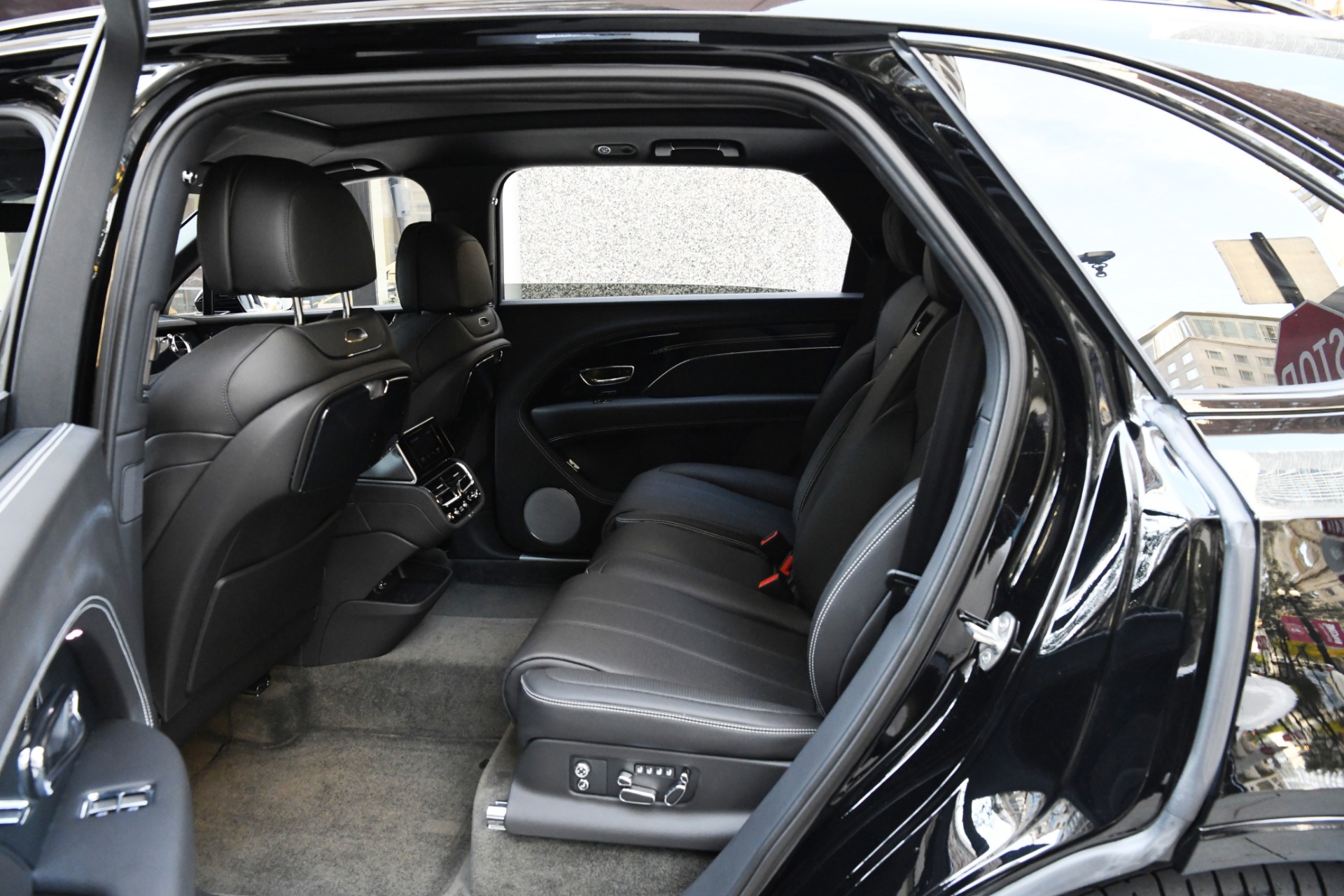 New 2023 Bentley Bentayga EWB V8 | Chicago, IL
