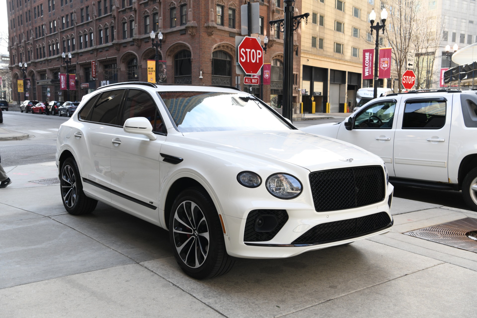 Used 2022 Bentley Bentayga V8 | Chicago, IL