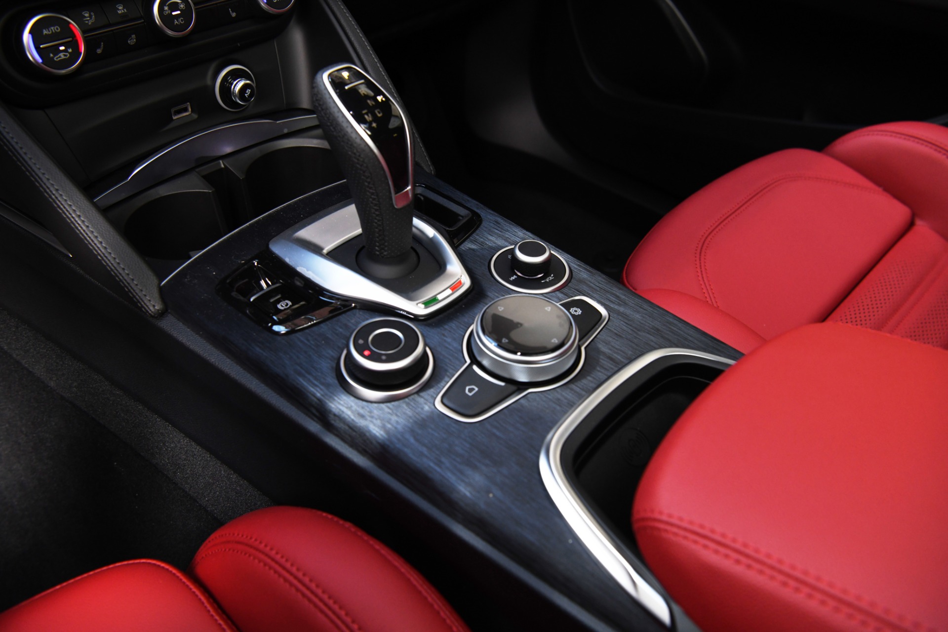 New 2023 Alfa Romeo Stelvio Sprint | St. Petersburg, FL
