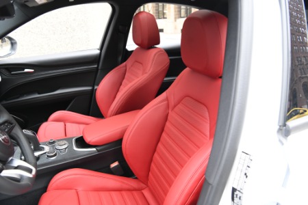 New 2023 Alfa Romeo Stelvio Sprint | Chicago, IL