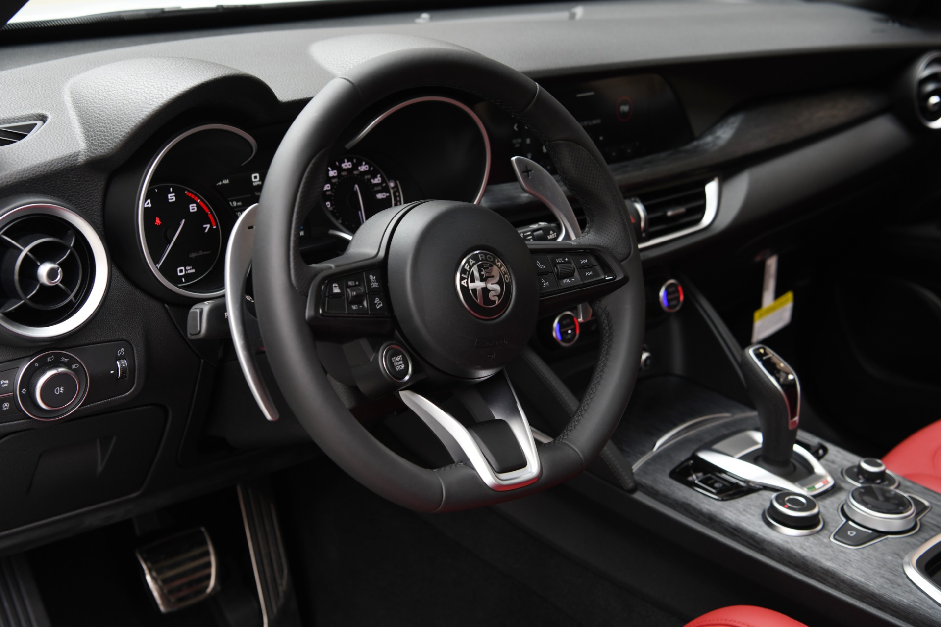 New 2023 Alfa Romeo Stelvio Sprint | St. Petersburg, FL