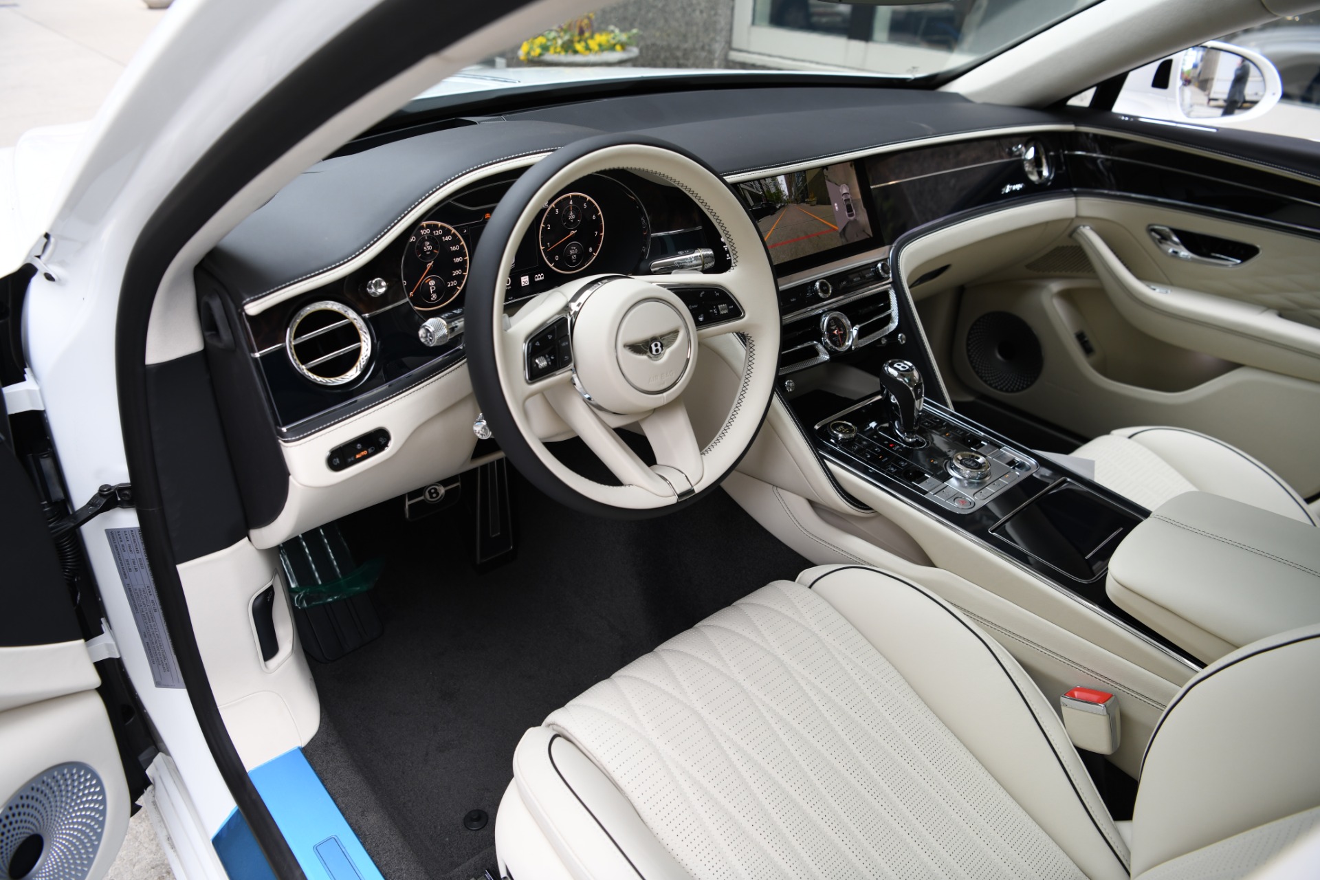 New 2023 Bentley Flying Spur Azure V8 | St. Petersburg, FL