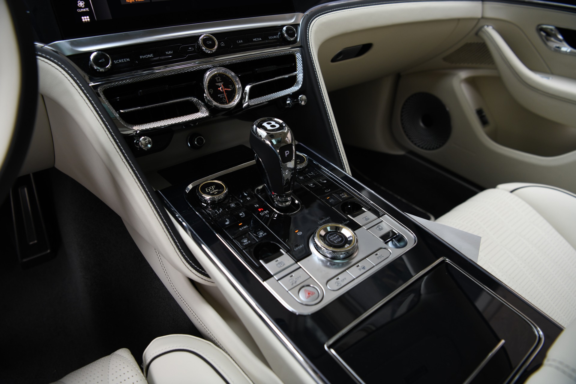New 2023 Bentley Flying Spur Azure V8 | St. Petersburg, FL