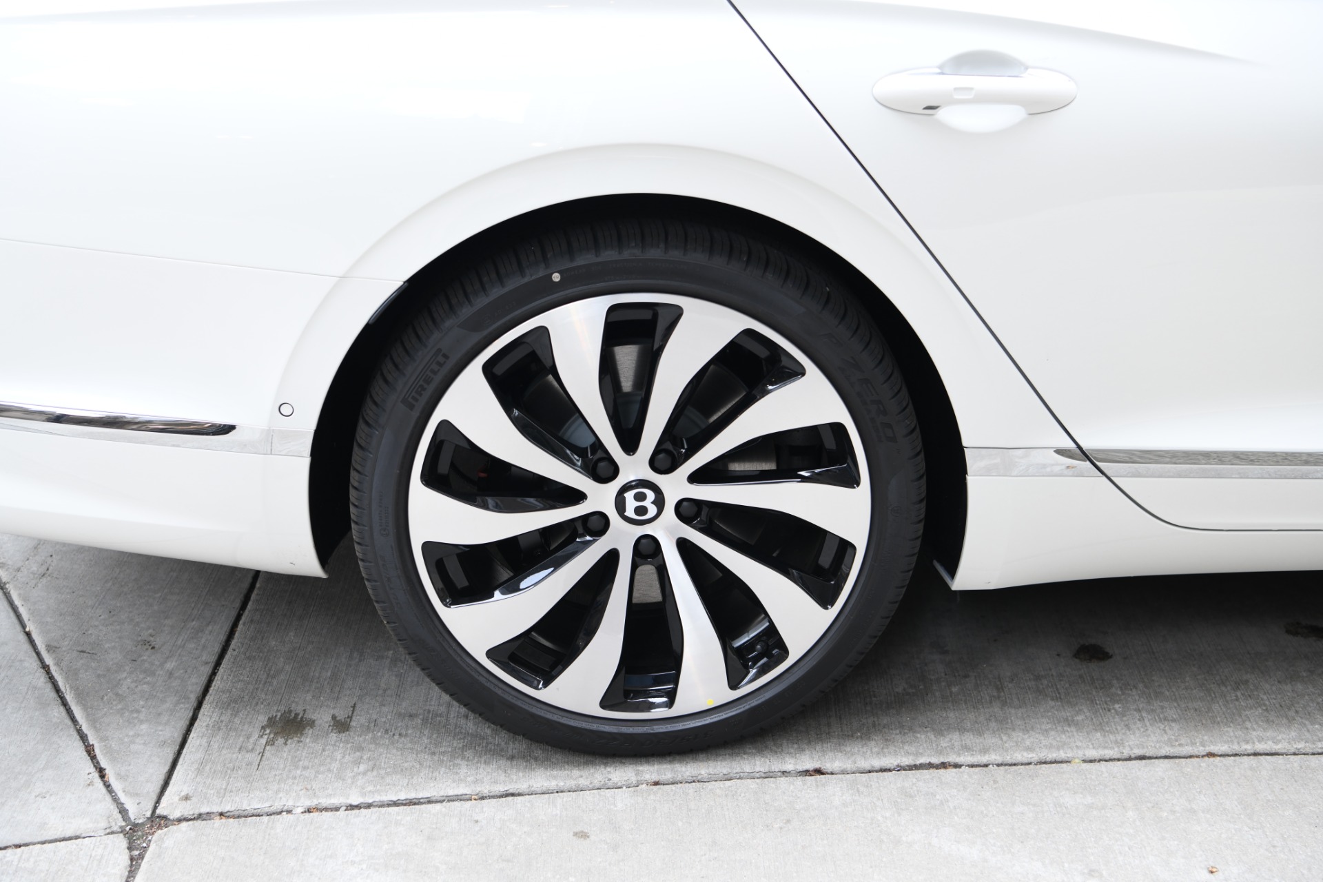 New 2023 Bentley Flying Spur Azure V8 | St. Petersburg, FL