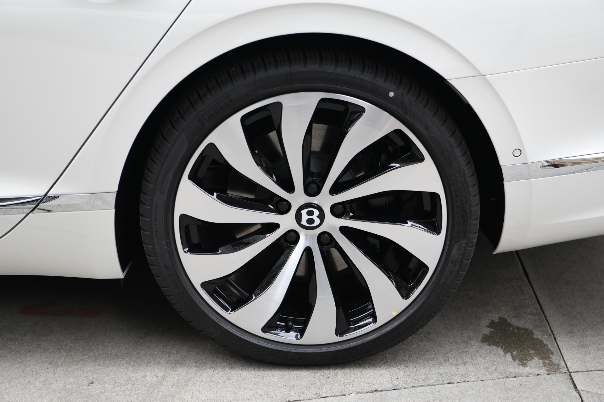 New 2023 Bentley Flying Spur Azure V8 | St. Petersburg, FL