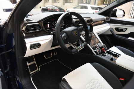 Used 2022 Lamborghini Urus  | Chicago, IL