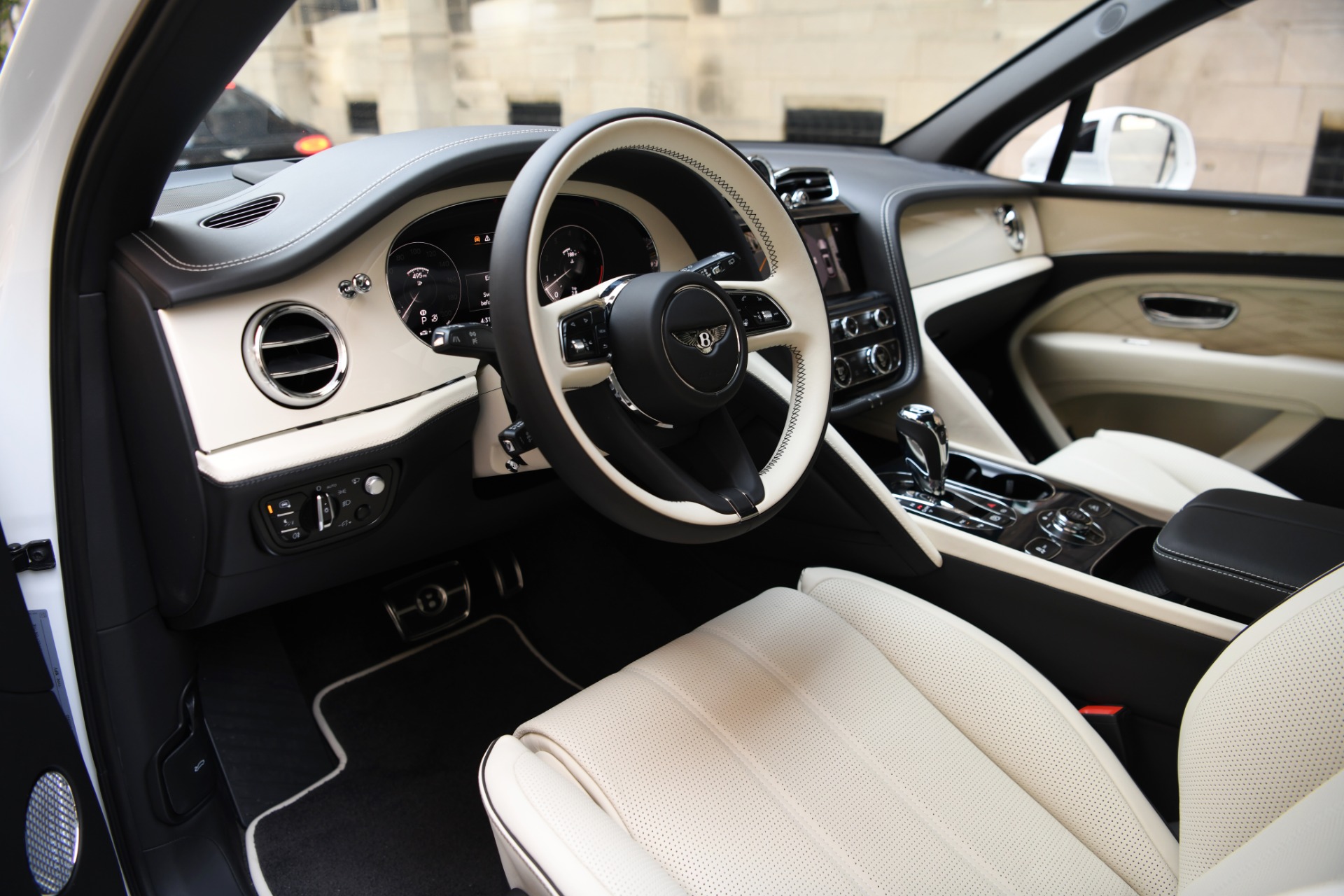 New 2023 Bentley Bentayga EWB Azure V8 | St. Petersburg, FL