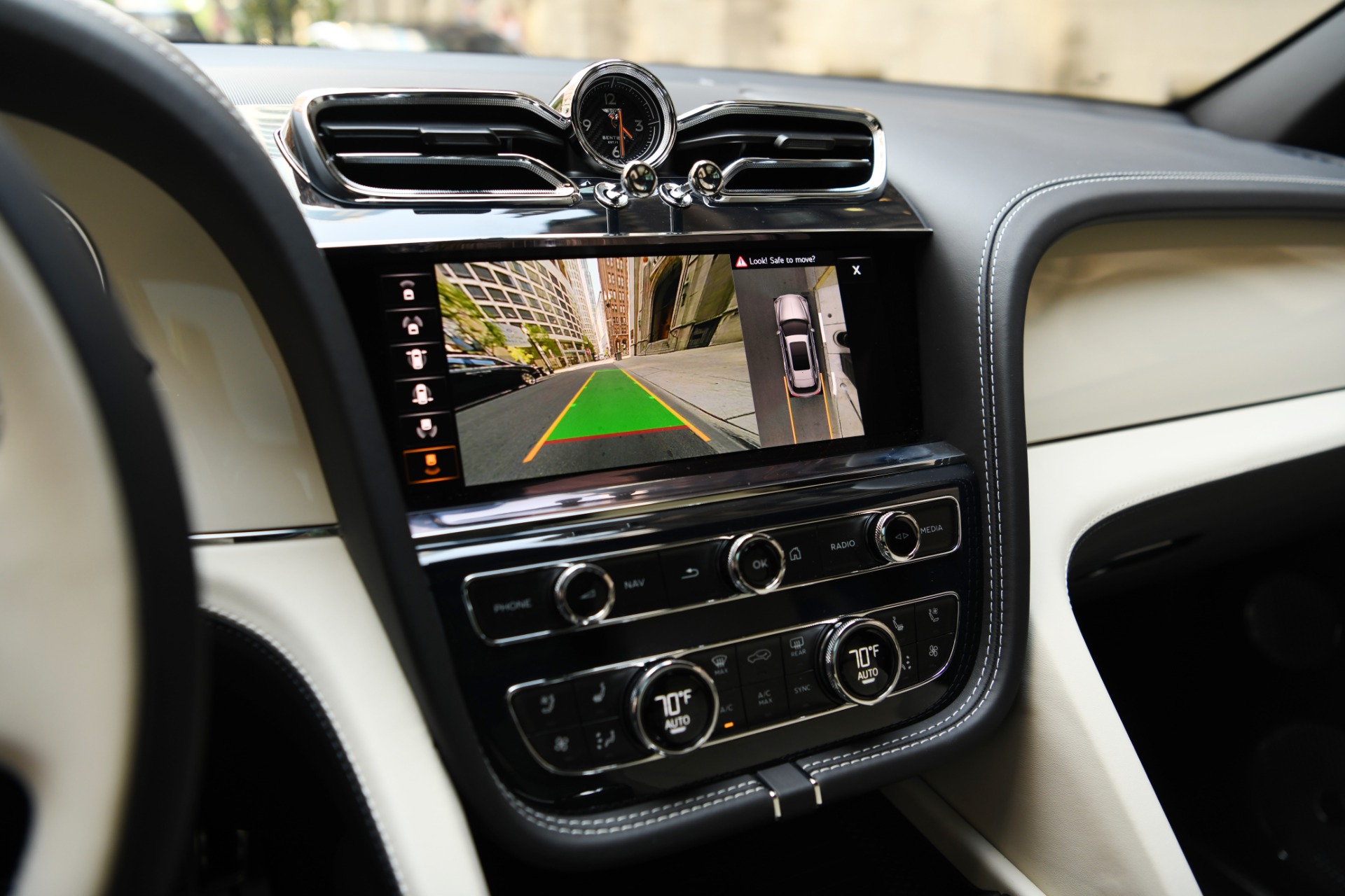 New 2023 Bentley Bentayga EWB Azure V8 | St. Petersburg, FL