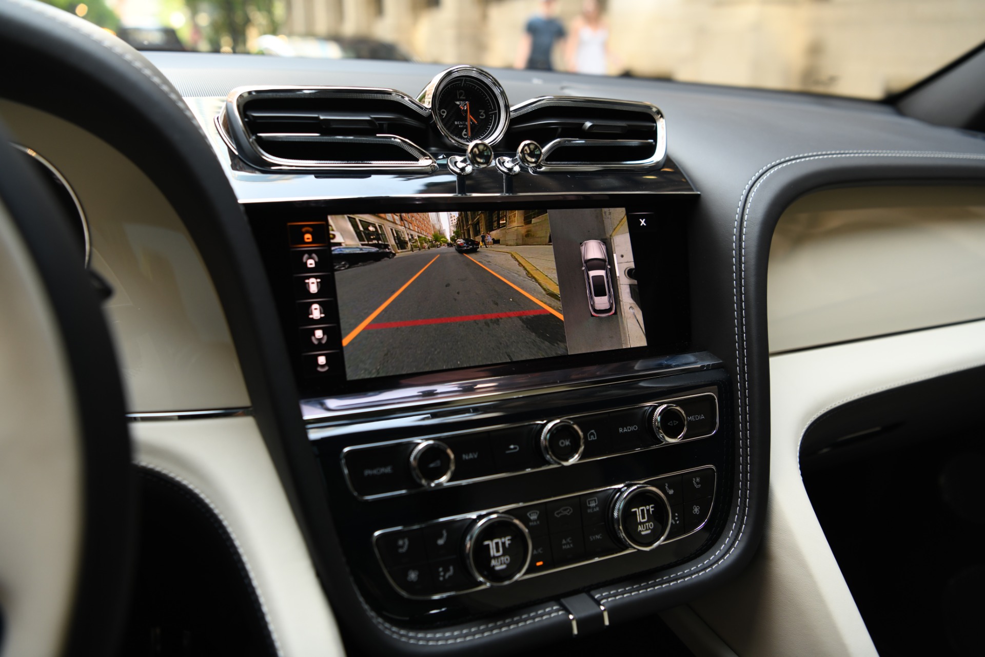 New 2023 Bentley Bentayga EWB Azure V8 | St. Petersburg, FL