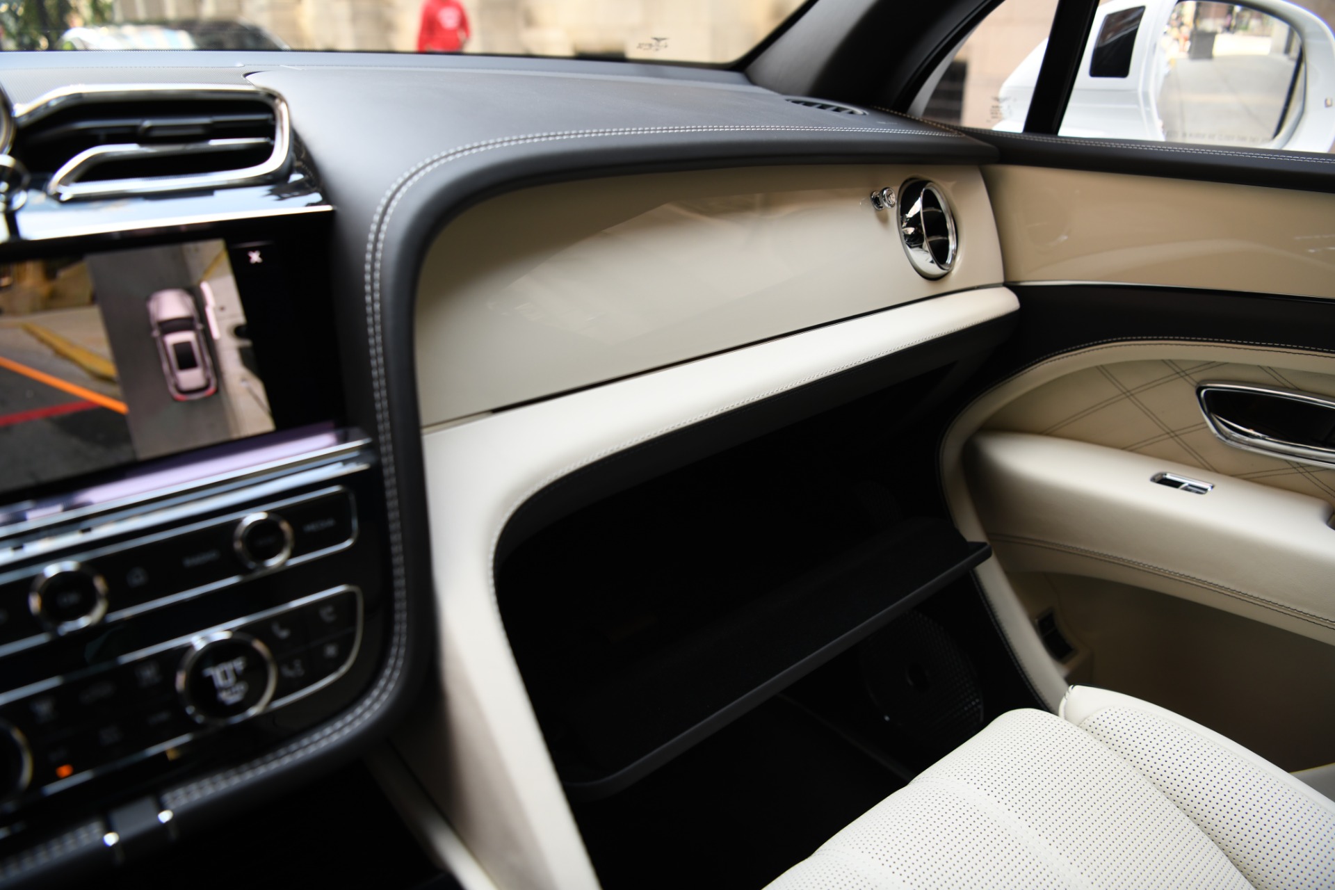 New 2023 Bentley Bentayga EWB Azure V8 | St. Petersburg, FL
