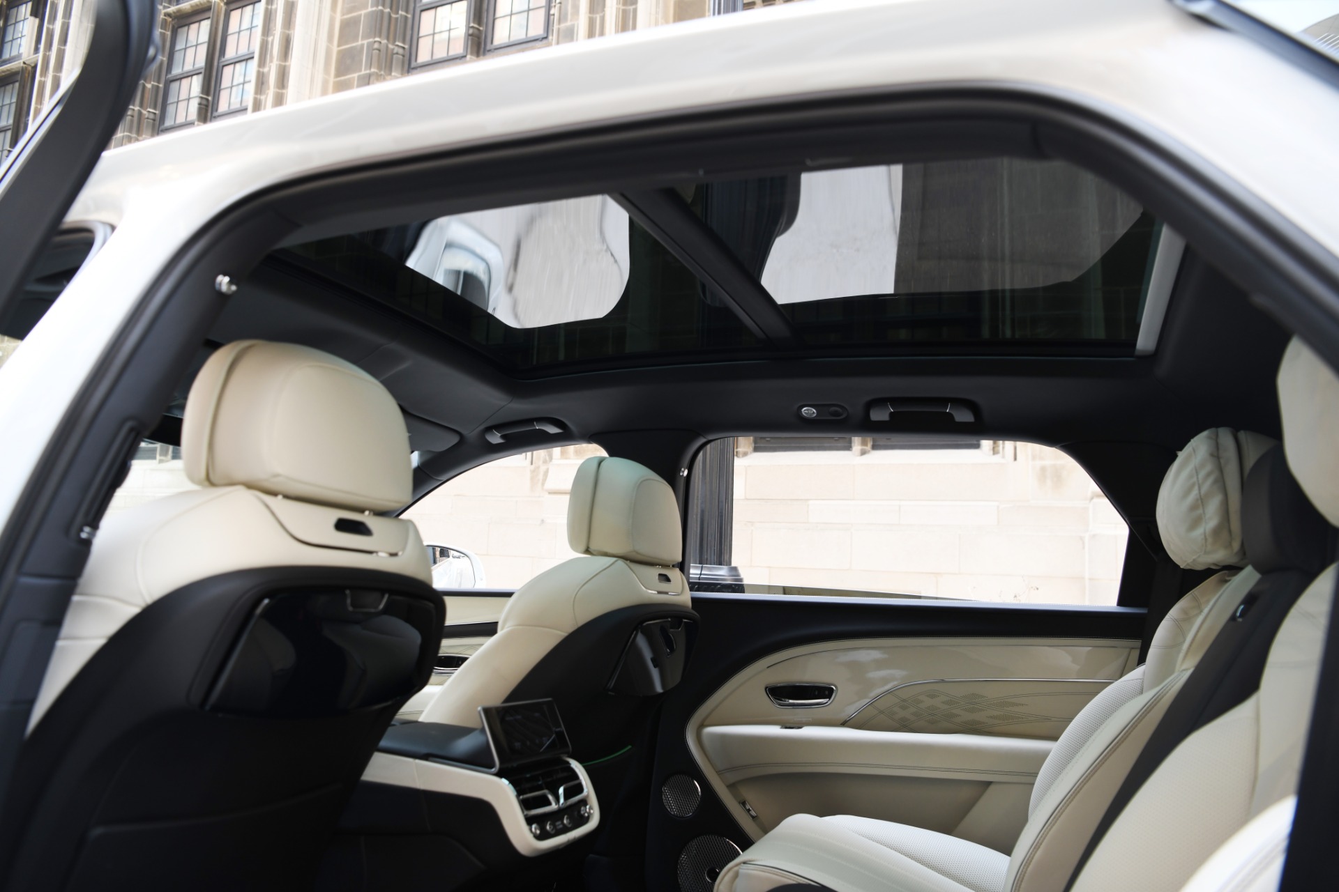 New 2023 Bentley Bentayga EWB Azure V8 | St. Petersburg, FL