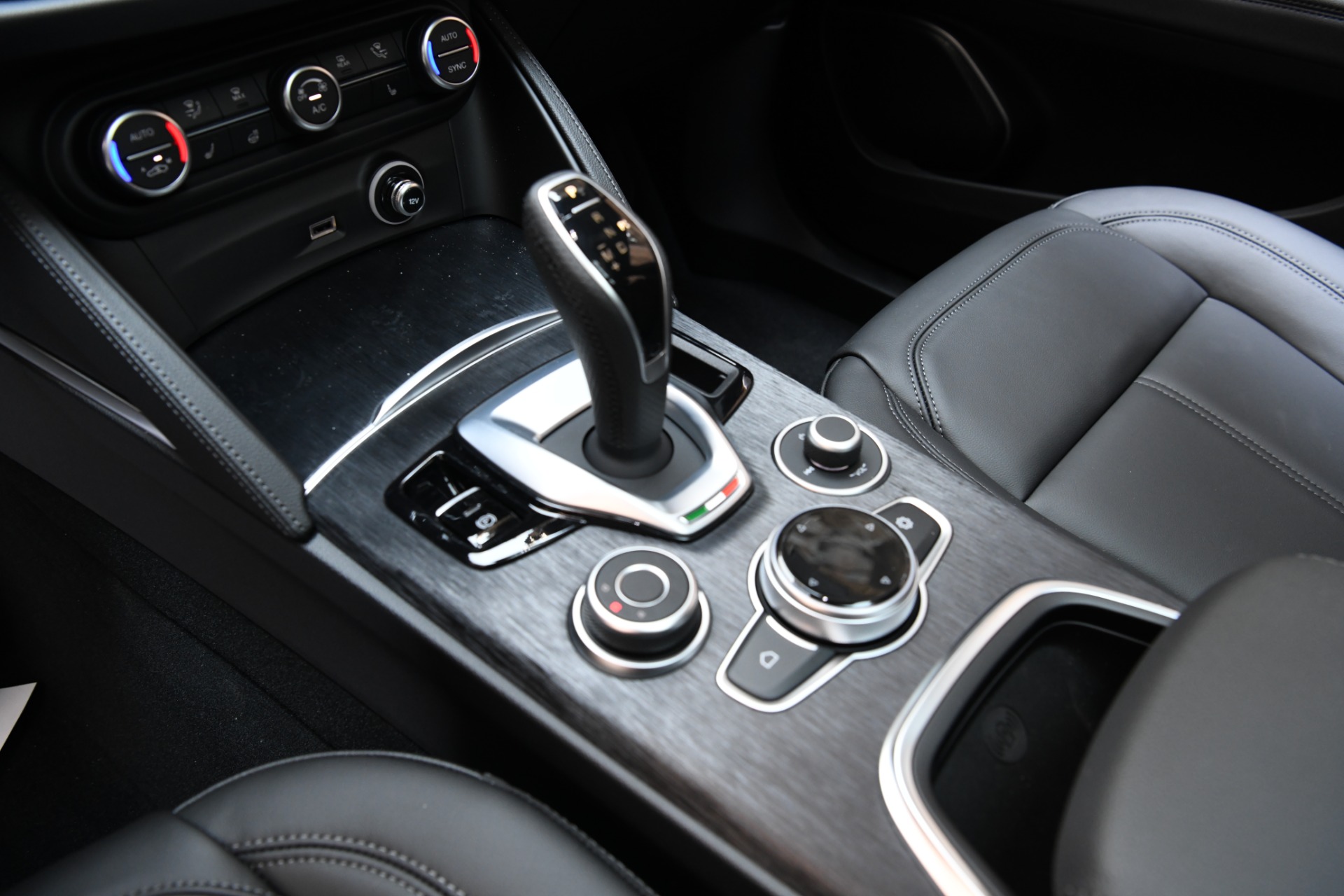 New 2023 Alfa Romeo Stelvio Sprint | St. Petersburg, FL