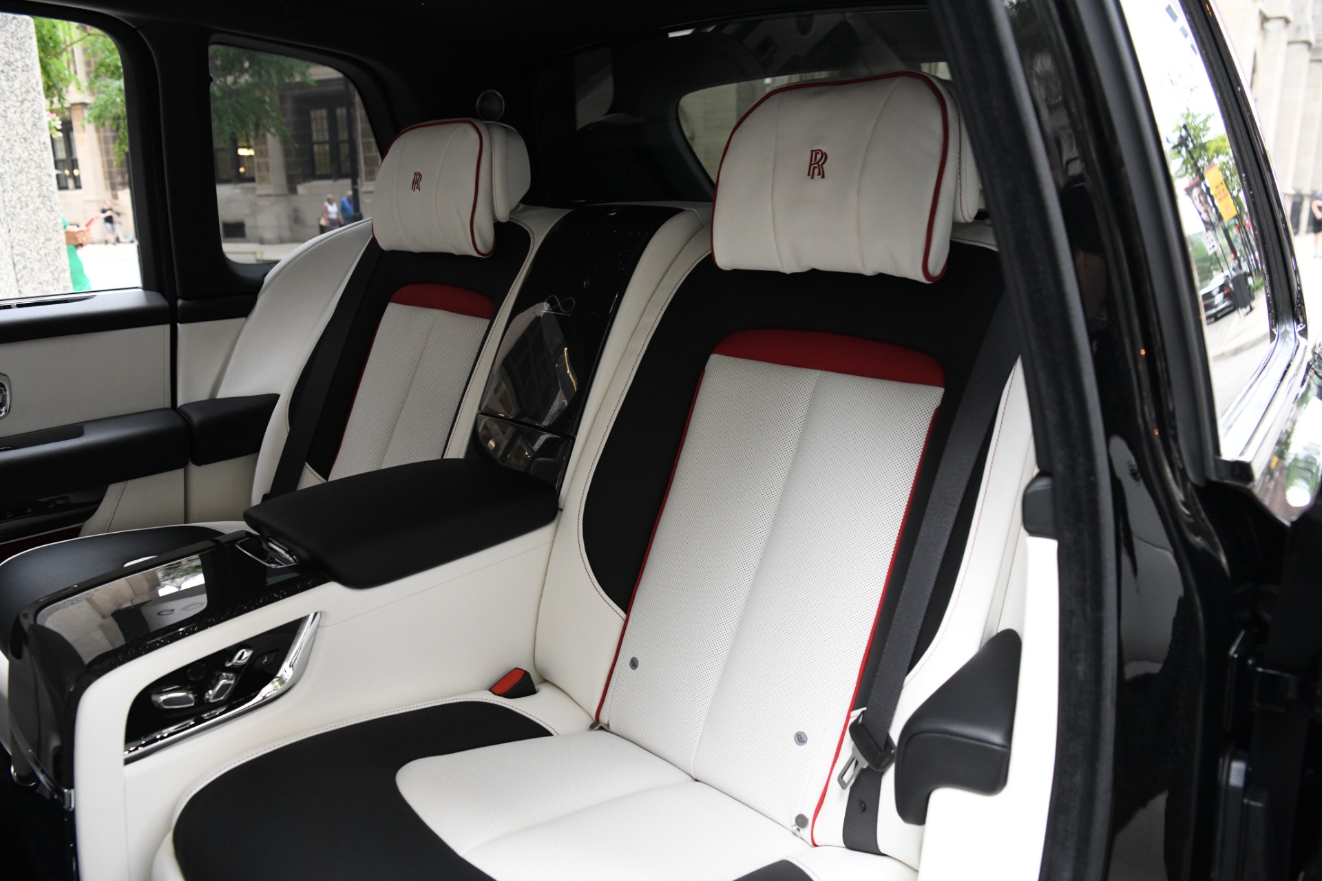 Used 2023 Rolls-Royce Black Badge Cullinan | St. Petersburg, FL
