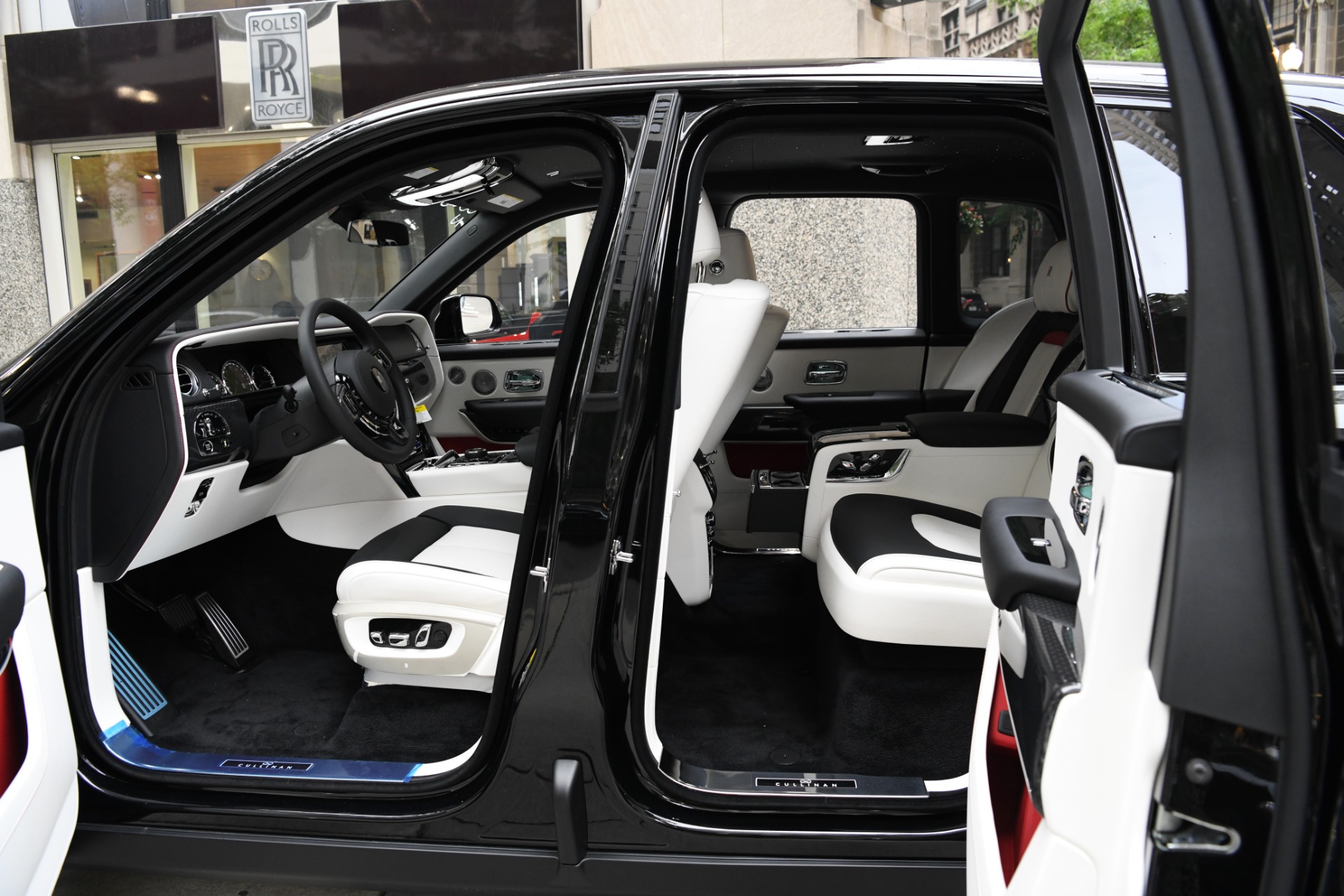Used 2023 Rolls-Royce Black Badge Cullinan | St. Petersburg, FL