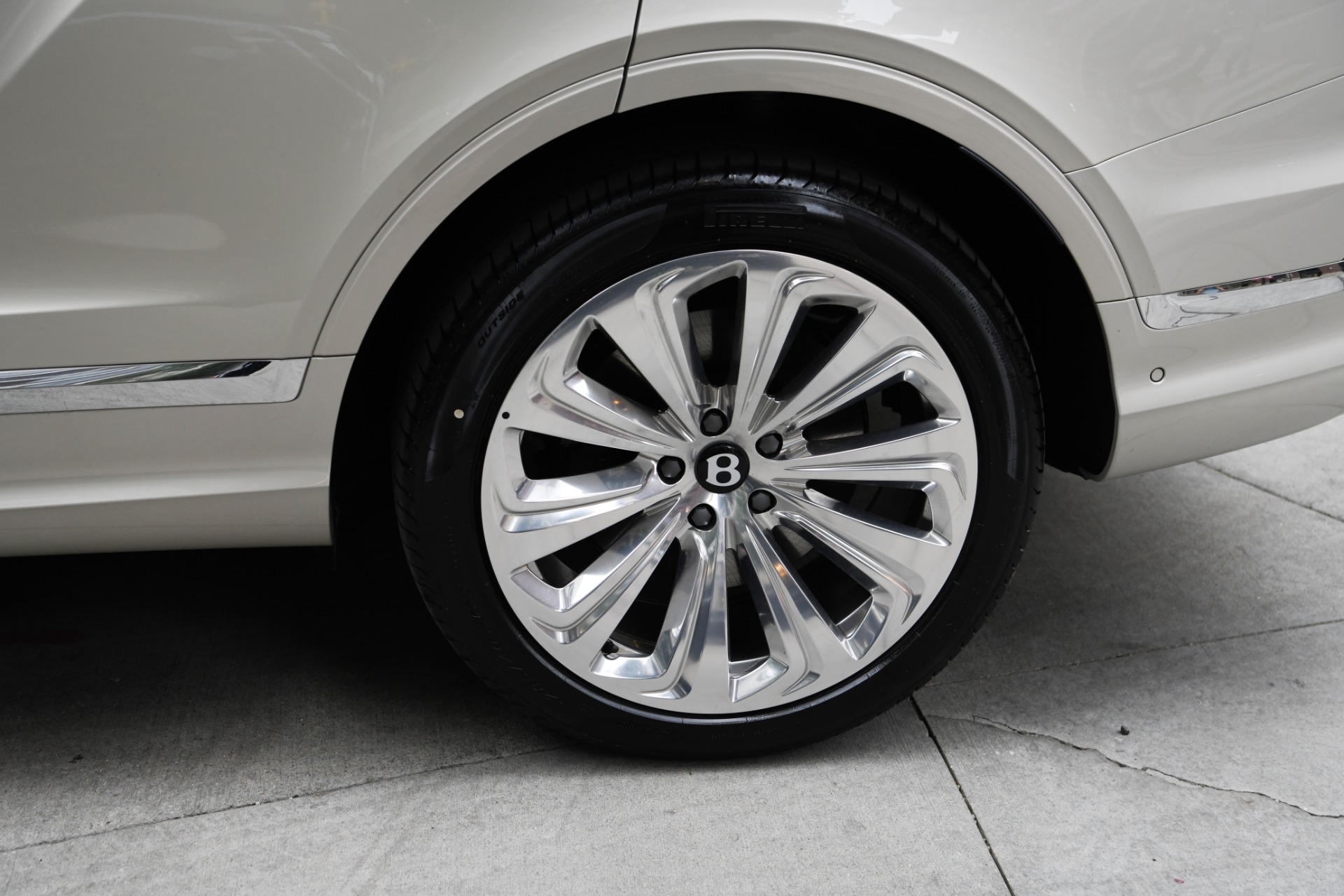 2023 Bentley Bentayga Azure EWB V8 Stock # B1692 for sale