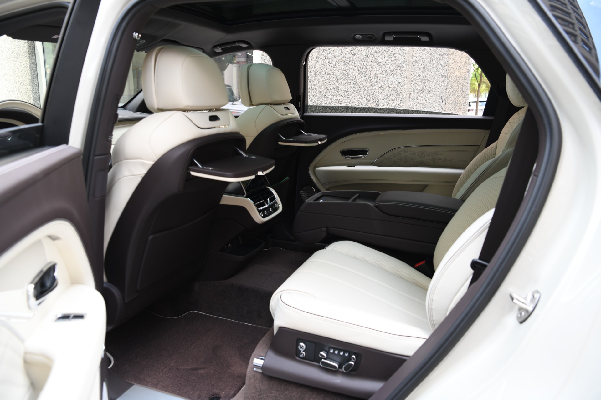 New 2023 Bentley Bentayga Azure EWB V8 | St. Petersburg, FL