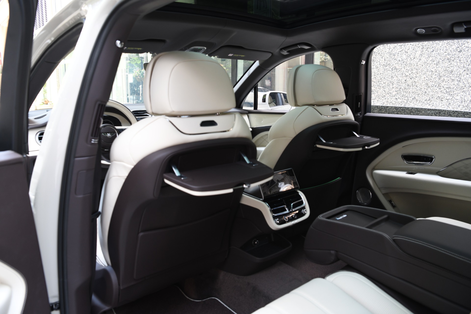 New 2023 Bentley Bentayga Azure EWB V8 | St. Petersburg, FL