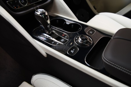 New 2023 Bentley Bentayga Azure EWB V8 | Chicago, IL