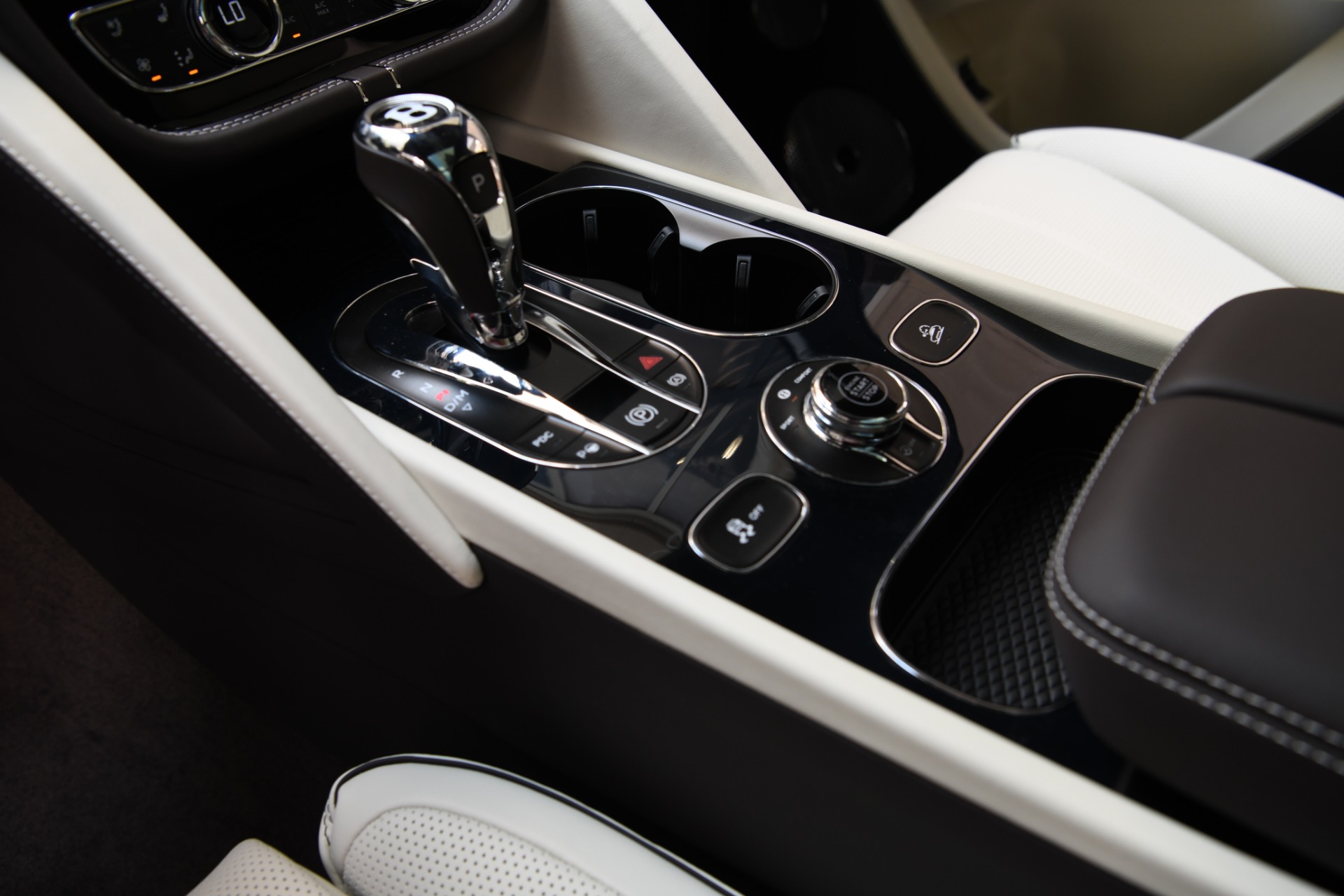 New 2023 Bentley Bentayga Azure EWB V8 | St. Petersburg, FL