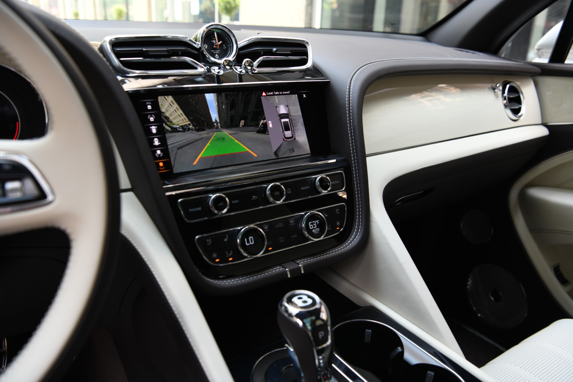 New 2023 Bentley Bentayga Azure EWB V8 | St. Petersburg, FL