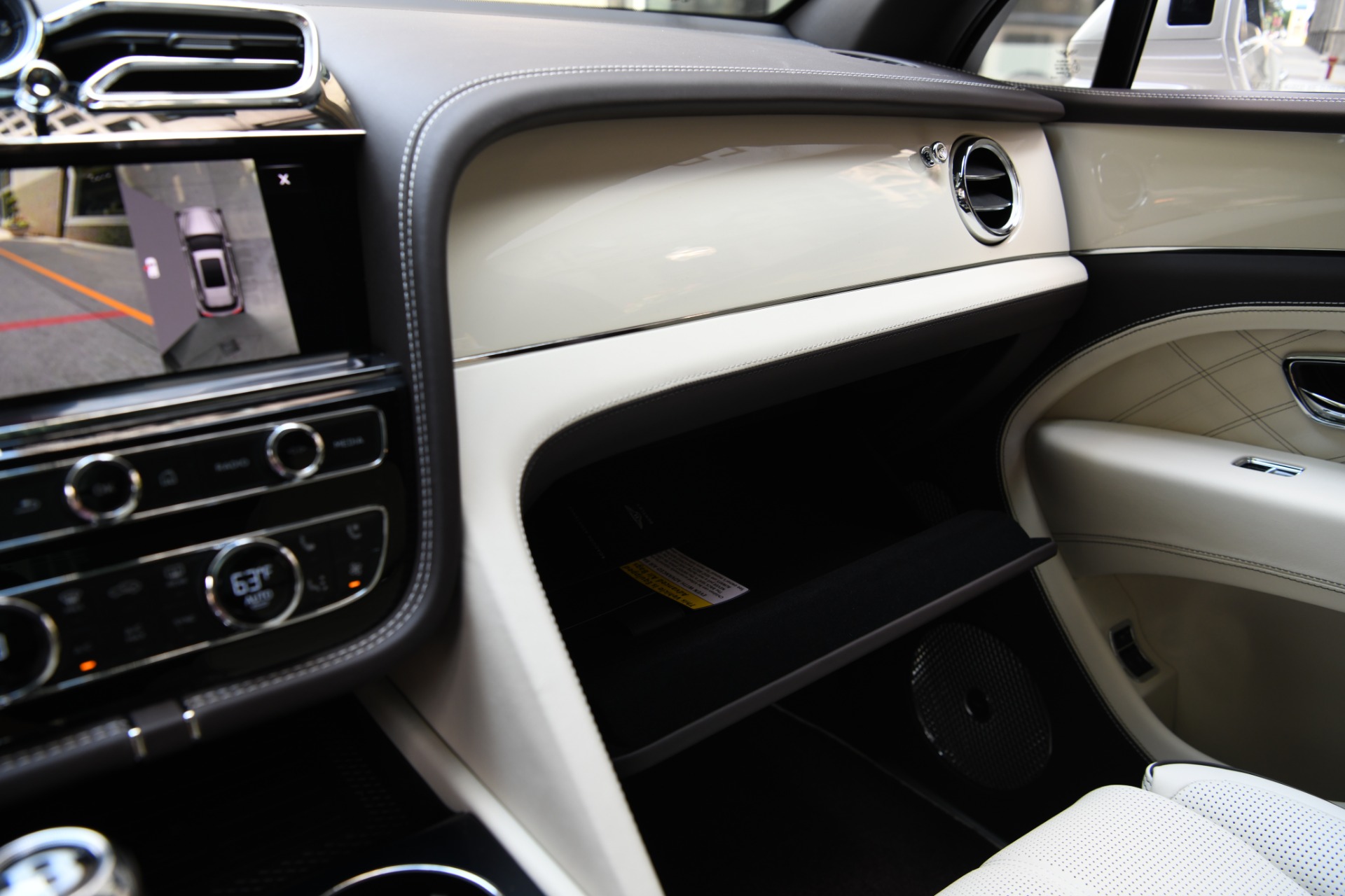 New 2023 Bentley Bentayga Azure EWB V8 | St. Petersburg, FL