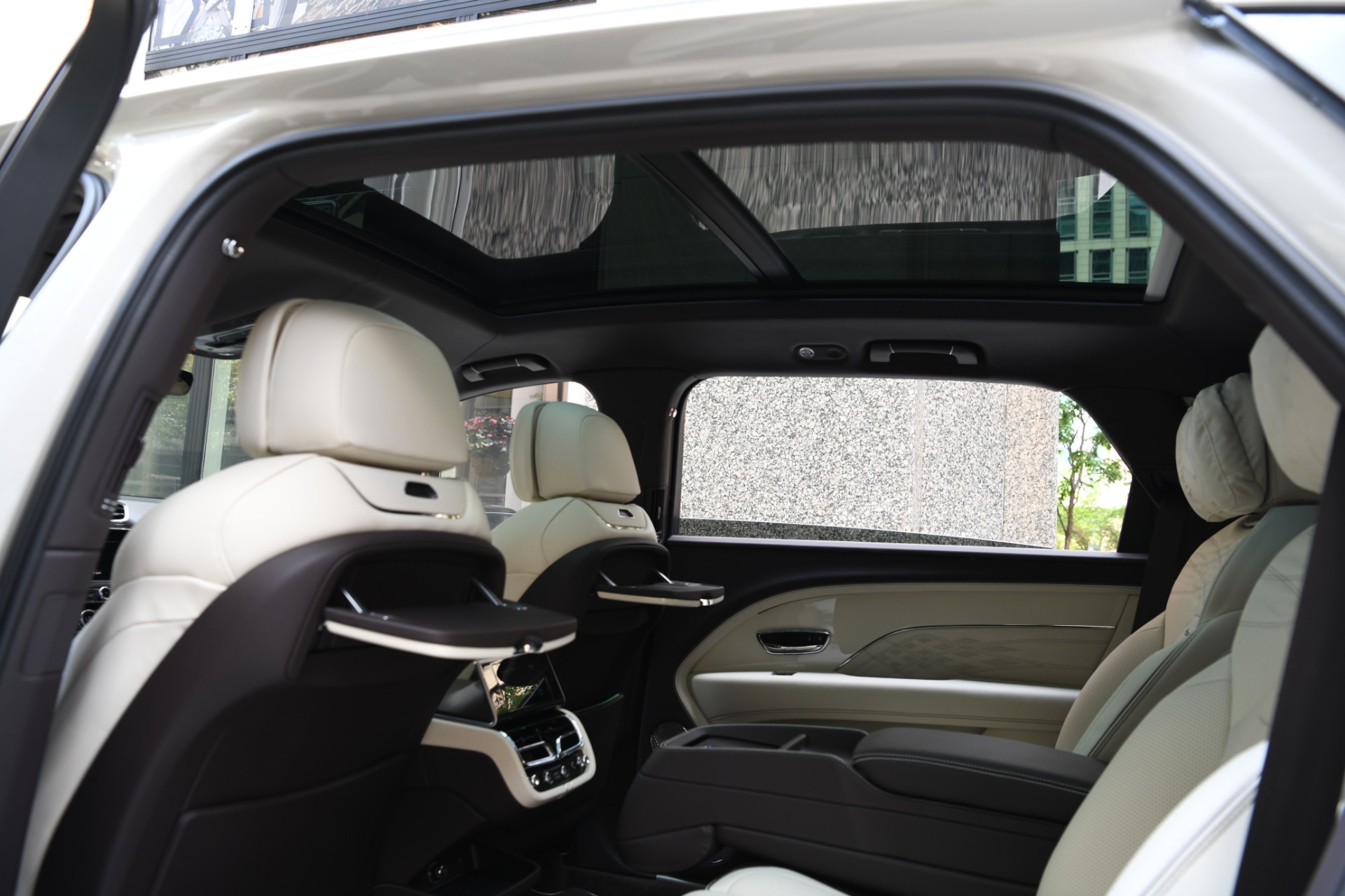 New 2023 Bentley Bentayga Azure EWB V8 | St. Petersburg, FL