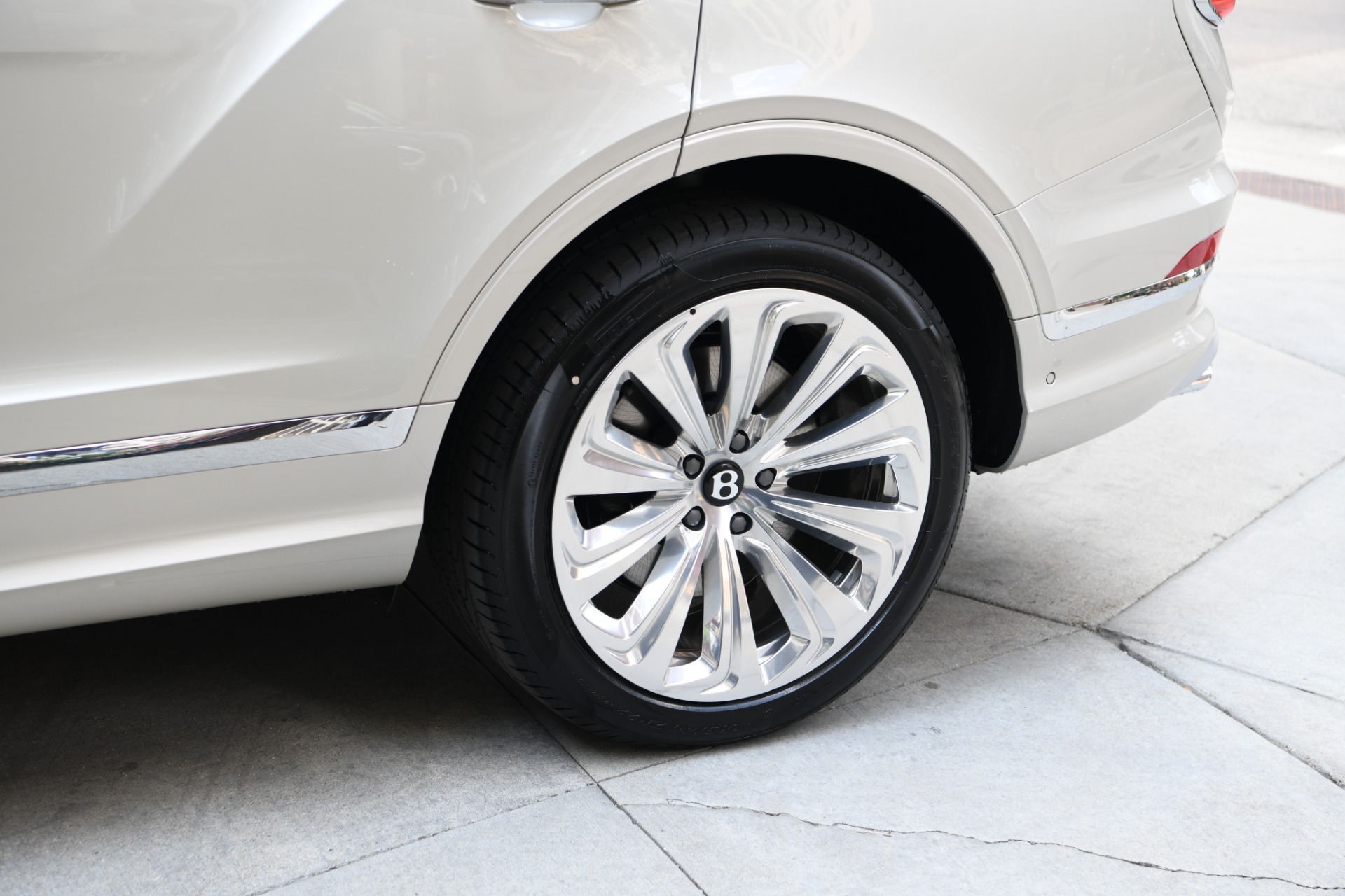 New 2023 Bentley Bentayga Azure EWB V8 | St. Petersburg, FL