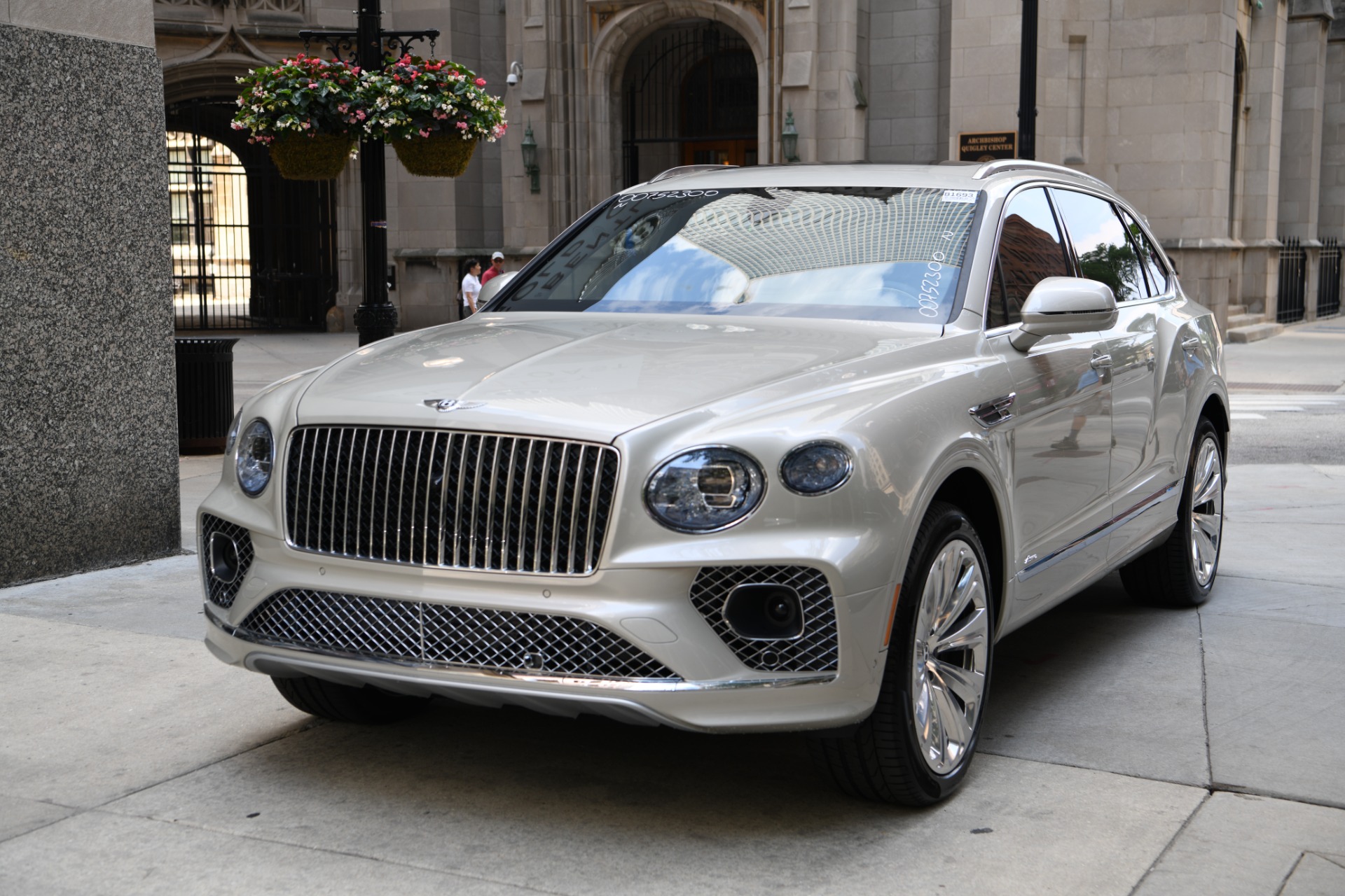 New 2023 Bentley Bentayga Azure EWB V8 | St. Petersburg, FL