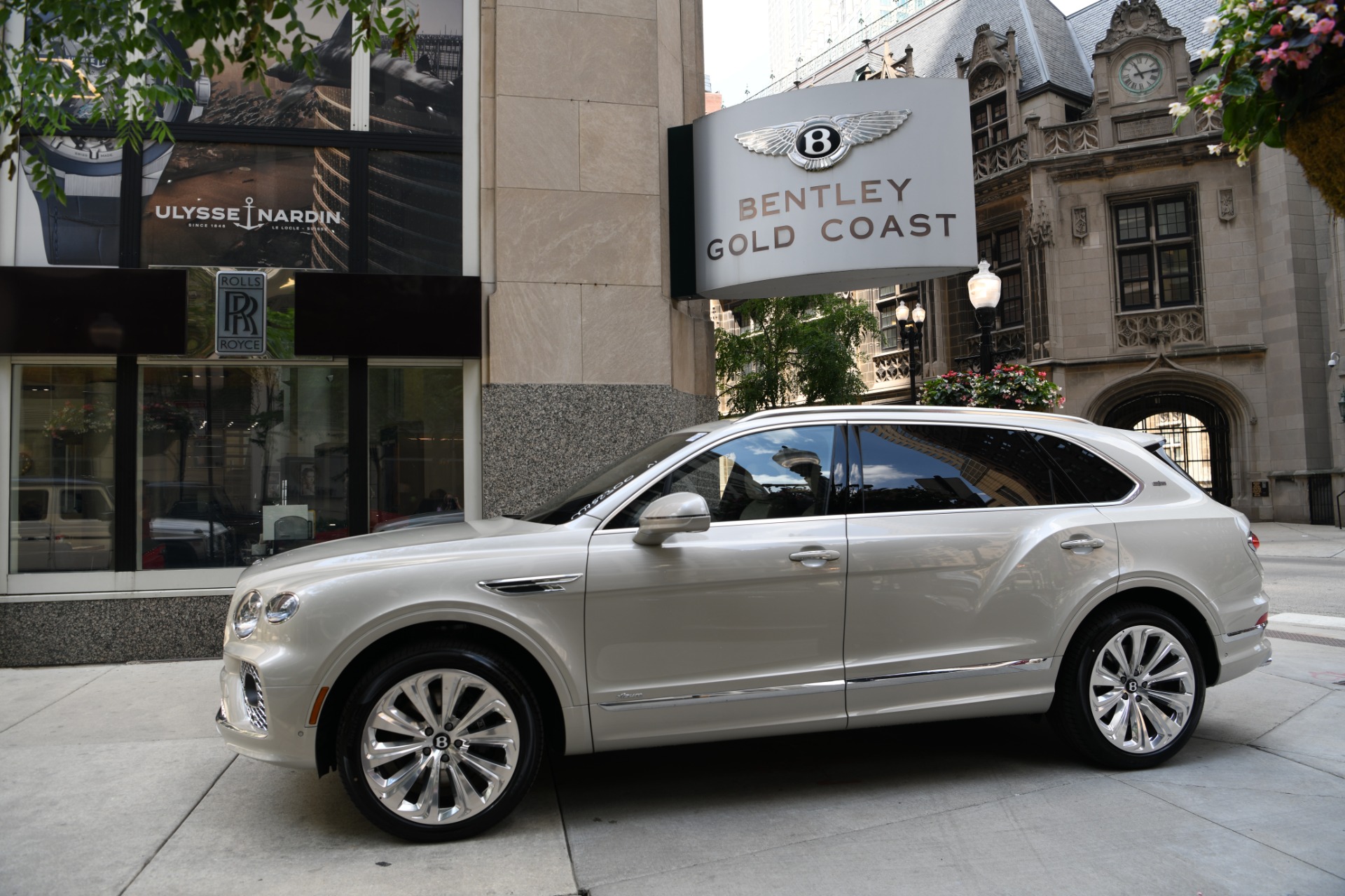 New 2023 Bentley Bentayga Azure EWB V8 | St. Petersburg, FL