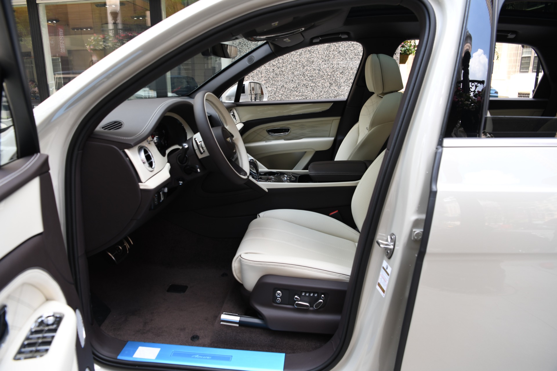 New 2023 Bentley Bentayga Azure EWB V8 | St. Petersburg, FL