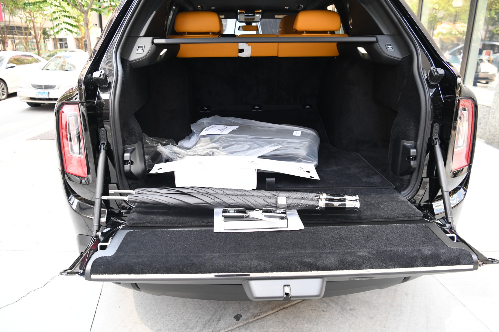 New 2023 Rolls-Royce Black Badge Cullinan | St. Petersburg, FL