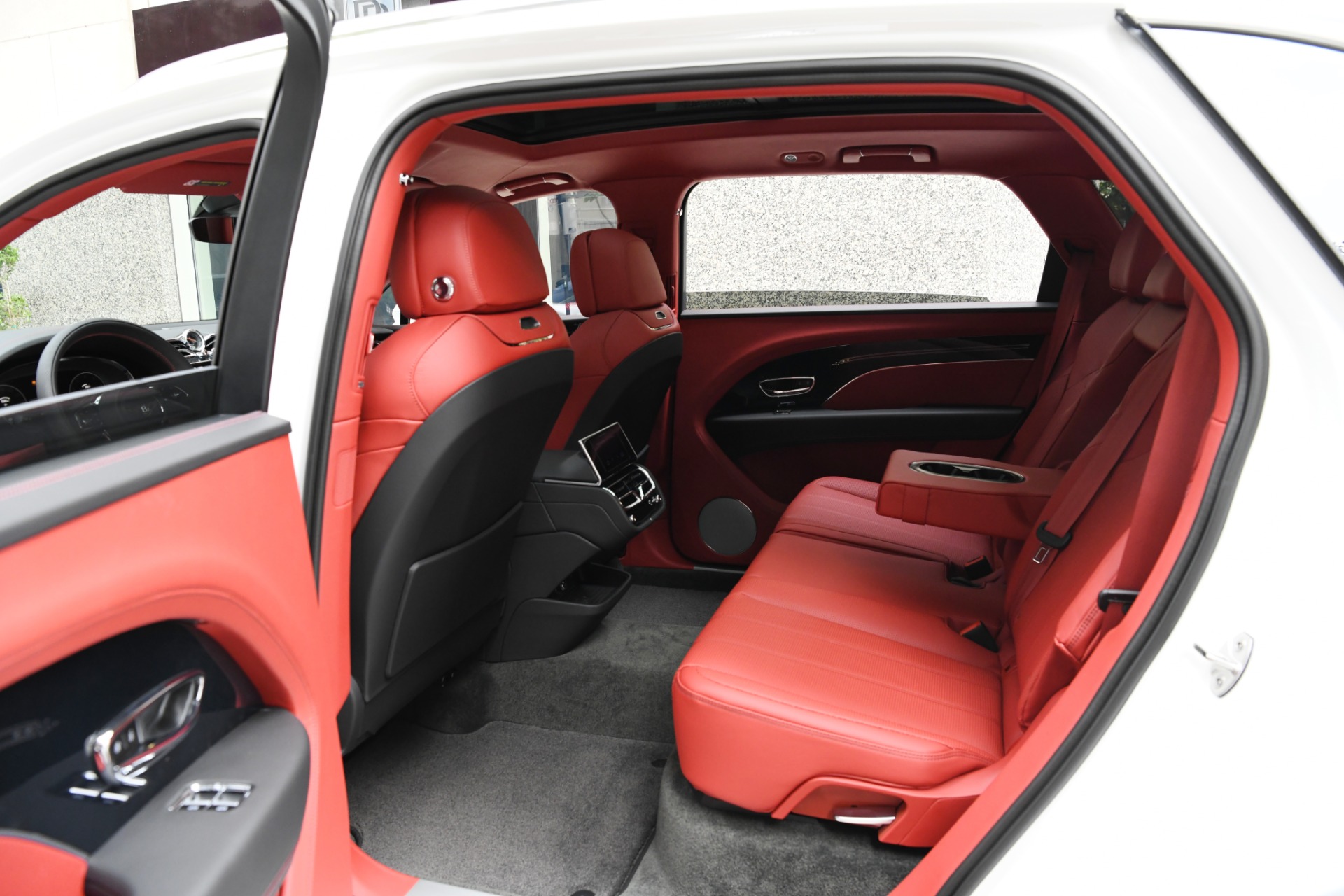 New 2023 Bentley Bentayga EWB | St. Petersburg, FL