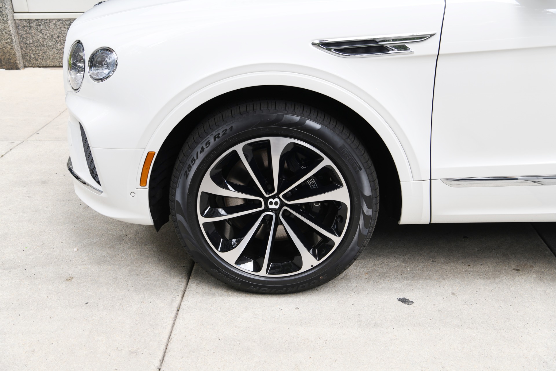 New 2023 Bentley Bentayga EWB | St. Petersburg, FL