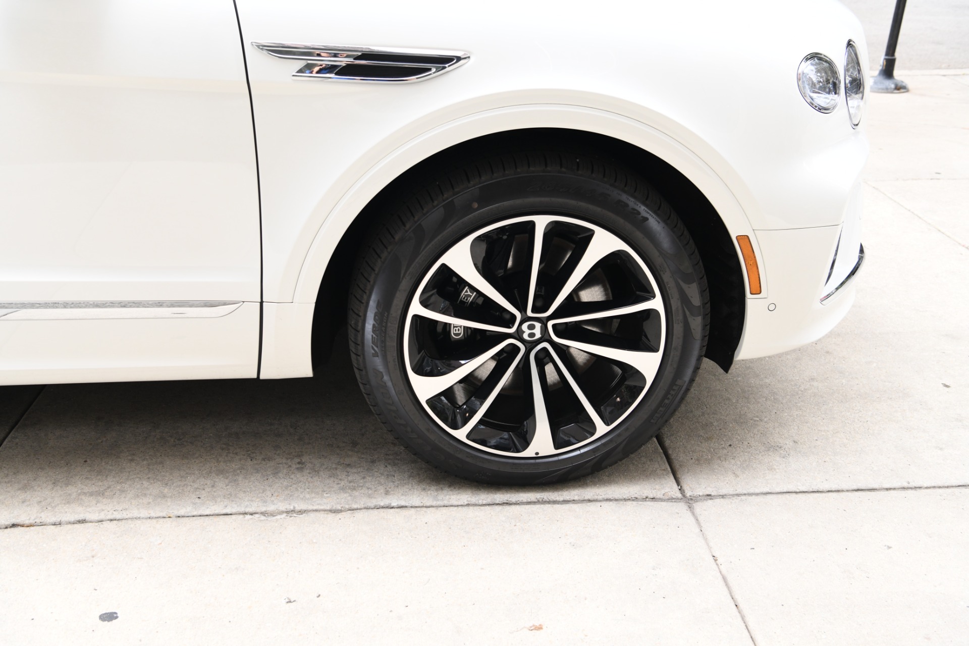 New 2023 Bentley Bentayga EWB | St. Petersburg, FL