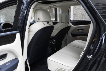 New 2023 Bentley Bentayga Azure V8 | Chicago, IL