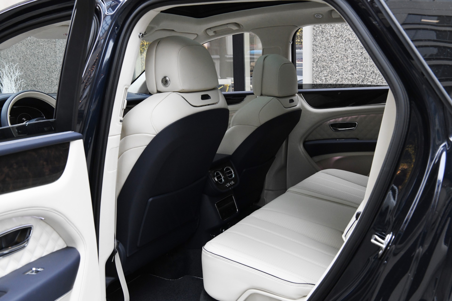 New 2023 Bentley Bentayga Azure V8 | St. Petersburg, FL