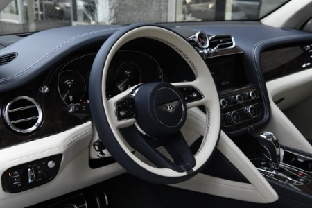 New 2023 Bentley Bentayga Azure V8 | Chicago, IL