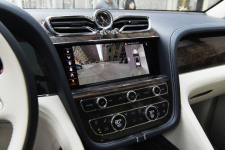 New 2023 Bentley Bentayga Azure V8 | Chicago, IL