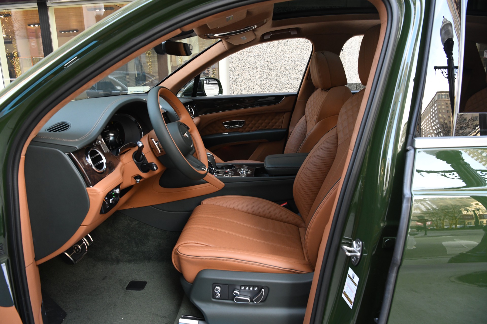 New 2023 Bentley Bentayga Azure V8 | St. Petersburg, FL