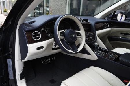 New 2024 Bentley Bentayga Azure V8 | Chicago, IL
