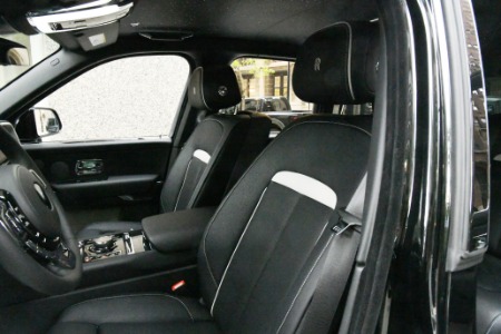 New 2024 Rolls-Royce Black Badge Cullinan  | Chicago, IL